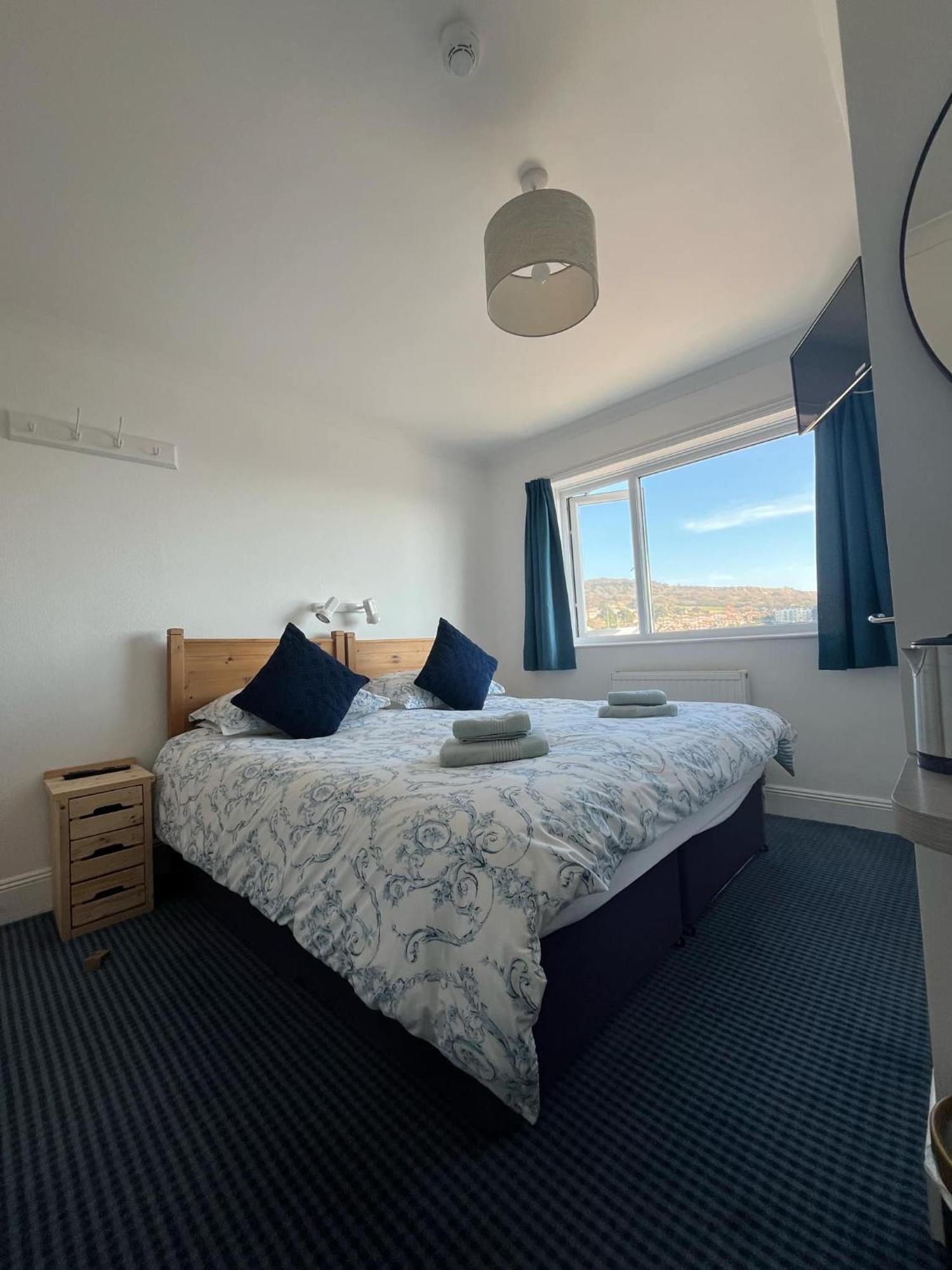 Lucerne B&B 莱姆里吉斯 外观 照片